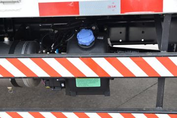 Ծ�� ����T100 122���� 4X2 3.6����ж��ͼƬ