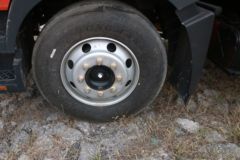 东风 多利卡D9 180马力 4X2 6.8米栏板载货车(EQ1162L9BDG)