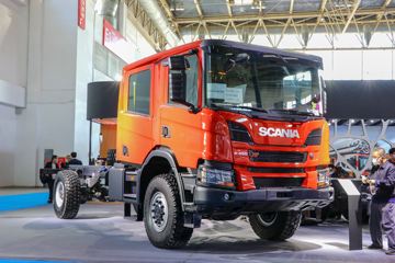 斯堪尼亚 P系列 XT 450马力 4X4 机场快速调运车底盘(国六)
