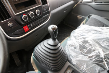 �����Ῠ ����K3000 ���ذ� 160���� 4.18�׵�����ʽ�Ῠ(YTQ5041XXYKJ331)ͼƬ