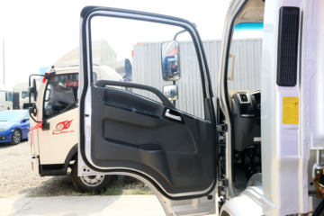 �����Ῠ ����K3000 ���ذ� 160���� 4.18�׵�����ʽ�Ῠ(YTQ5041XXYKJ331)ͼƬ