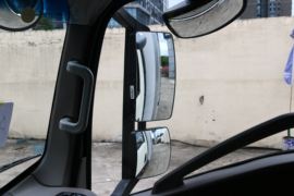 重汽HOWO轻卡底盘&nbsp;冷藏车驾驶室图片