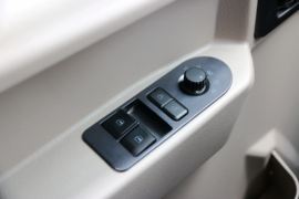 重汽HOWO轻卡底盘&nbsp;冷藏车驾驶室图片