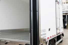 重汽HOWO轻卡底盘&nbsp;冷藏车上装图片