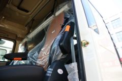 中国重汽 HOWO TX 250马力 4X2 9.52米厢式载货车(国六)(重汽8挡)(ZZ5187XXYN711GF1L)