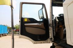 中国重汽 HOWO TX 250马力 4X2 9.52米厢式载货车(国六)(重汽8挡)(ZZ5187XXYN711GF1L)