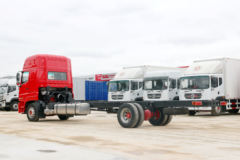 东风 多利卡D9K 260马力 4X2 9.75米厢式载货车(国六)(EQ5182XXYL9CDKAC)