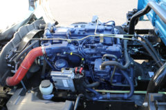 飞碟 W7 进取版 190马力 5.2米排半厢式载货车(国六)