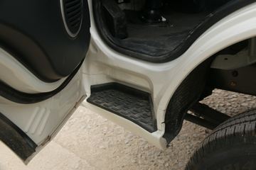 �������� ��X1 2.0L 133���� ���� 4X2 4�׵�������΢��ͼƬ