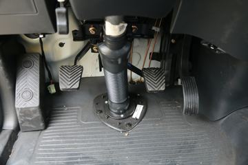 �������� ��X1 2.0L 133���� ���� 4X2 4�׵�������΢��ͼƬ