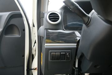 �������� ��X1 2.0L 133���� ���� 4X2 4�׵�������΢��ͼƬ