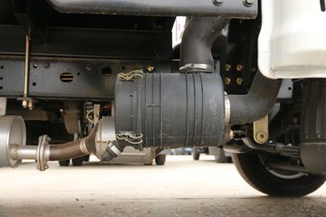 �������� ��X1 2.0L 133���� ���� 4X2 4�׵�������΢��ͼƬ