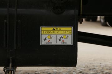 �������� ��X1 2.0L 133���� ���� 4X2 4�׵�������΢��ͼƬ