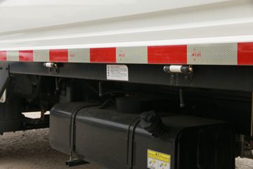 �������� ��X1 2.0L 133���� ���� 4X2 4�׵�������΢��ͼƬ