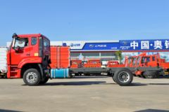中国重汽 豪沃N5W中卡 220马力 4X2 6.7米栏板载货车(国六)(ZZ1187K511JF1)
