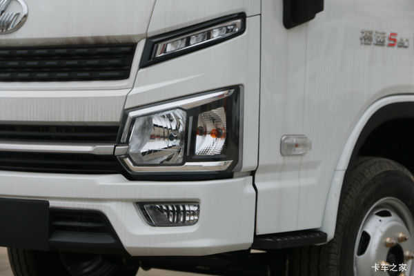 上汽跃进S100汽油机前后轮距1408/1380,同级别最大