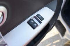 东风途逸 T5 95马力 3.965米单排厢式小卡(国六)(EQ5040XXY16DCAC)