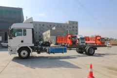 中国重汽 汕德卡SITRAK G5重卡 290马力 4X2 9.6米厢式载货车(国六)