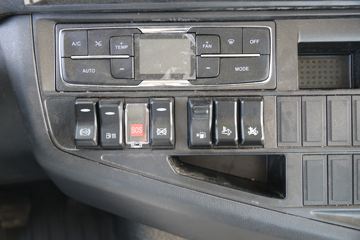 �й����� �ǵ¿�SITRAK G5�ؿ� 290���� 4X2 9.6����ʽ�ػ���(����)ͼƬ