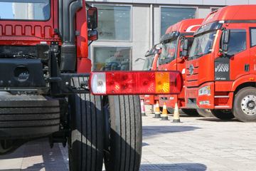 �ൺ��� ��VH 250���� 4X2 6.75�ײ�դʽ�ػ���(����)(��ʿ��10��)(CA5180CCYPK2L2E6A80)ͼƬ