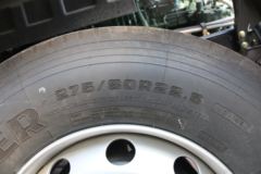 青岛解放 龙VH 250马力 4X2 6.75米仓栅式载货车(国六)(法士特10挡)(CA5180CCYPK2L2E6A80)