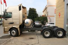中国重汽 HOWO TH7重卡 480马力 6X4 AMT自动挡LNG牵引车(国六)(ZZ4257V384HF1LB)