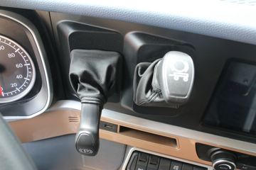 �й����� HOWO TH7�ؿ� 480���� 6X4 AMT�Զ���LNGǣ����(����)(ZZ4257V384HF1LB)ͼƬ