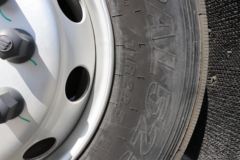 福田 奥铃大黄蜂 Home版 240马力 6.8米厢式载货车(国六)(BJ5186XXYLPFK-AD1)