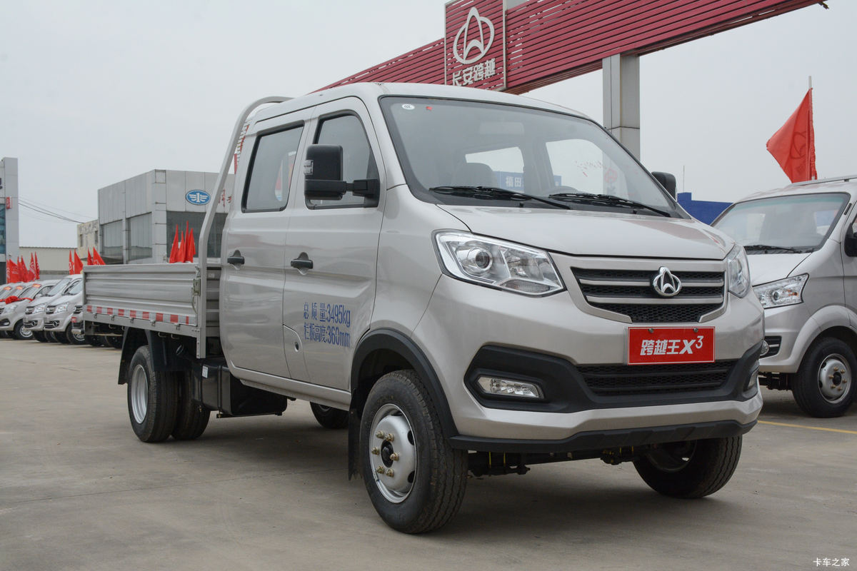 长安跨越王X3 舒适型 1.6L 122马力 汽油 2.71米双排栏板小卡(国六)