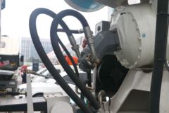 陕汽重卡 德龙M3000S 350马力 8X4 7.79方混凝土搅拌运输车(国六)(凌宇牌)(CLY5314GJB30E66)