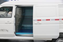 SRM鑫源 X30L EV 标准型 4.495米纯电动厢式运输车