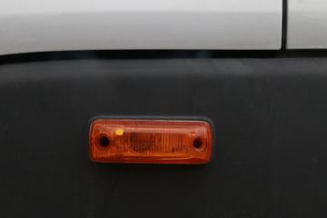 ���� ŷ��Rϵ 220���� 4X2 5.75�������ػ���(����)ͼƬ