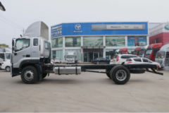 福田 欧航R系 220马力 4X2 5.75米栏板载货车(国六)(BJ1186VKPFD-3M)