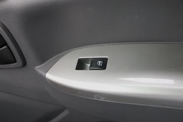 ���� ŷ��Rϵ 220���� 4X2 5.75�������ػ���(����)ͼƬ