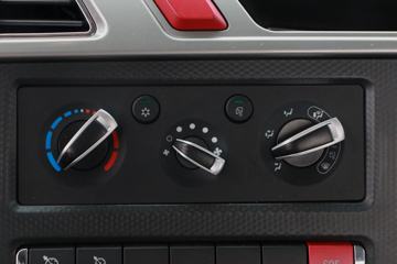 ���� ŷ��Rϵ 220���� 4X2 5.75�������ػ���(����)ͼƬ