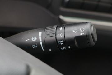 ���� ŷ��Rϵ 220���� 4X2 5.75�������ػ���(����)ͼƬ