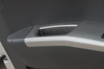 ���� ŷ��Rϵ 220���� 4X2 5.75�������ػ���(����)ͼƬ