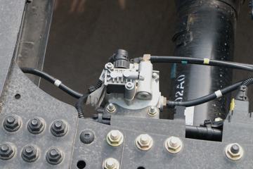 ���� ŷ��EST ��Խ�� 580���� 6X4 AMT�Զ���ǣ����(����)(2.733�ٱ�)ͼƬ