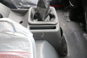 һ����� J6L�п� ������ 220���� 4X2 7.7����ʽ�ػ���(����)(CA5180XXYP62K1L5E6)ͼƬ