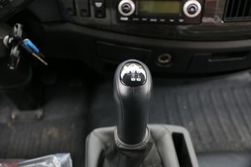 һ����� J6L�п� ������ 220���� 4X2 7.7����ʽ�ػ���(����)(CA5180XXYP62K1L5E6)ͼƬ