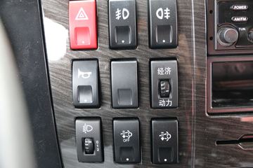 һ����� J6L�п� ������ 220���� 4X2 7.7����ʽ�ػ���(����)(CA5180XXYP62K1L5E6)ͼƬ