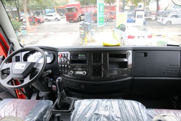 һ����� J6L�п� ������ 220���� 4X2 7.7����ʽ�ػ���(����)(CA5180XXYP62K1L5E6)ͼƬ