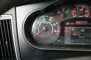 һ����� J6L�п� ������ 220���� 4X2 7.7����ʽ�ػ���(����)(CA5180XXYP62K1L5E6)ͼƬ