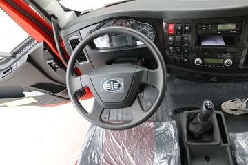 һ����� J6L�п� ������ 220���� 4X2 7.7����ʽ�ػ���(����)(CA5180XXYP62K1L5E6)ͼƬ