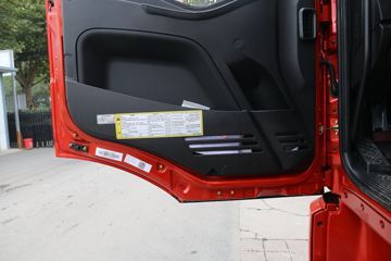 һ����� J6L�п� ������ 220���� 4X2 7.7����ʽ�ػ���(����)(CA5180XXYP62K1L5E6)ͼƬ