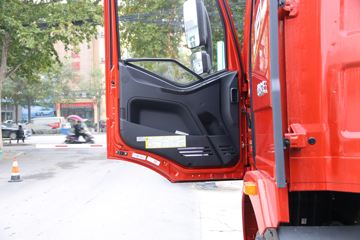 һ����� J6L�п� ������ 220���� 4X2 7.7����ʽ�ػ���(����)(CA5180XXYP62K1L5E6)ͼƬ