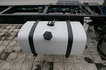 һ����� J6L�п� ������ 220���� 4X2 7.7����ʽ�ػ���(����)(CA5180XXYP62K1L5E6)ͼƬ