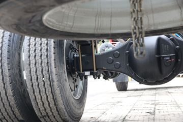 һ����� J6L�п� ������ 220���� 4X2 7.7����ʽ�ػ���(����)(CA5180XXYP62K1L5E6)ͼƬ