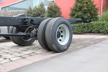 һ����� J6L�п� ������ 220���� 4X2 7.7����ʽ�ػ���(����)(CA5180XXYP62K1L5E6)ͼƬ