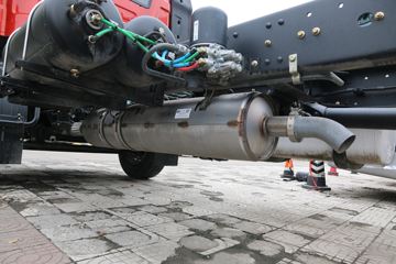 һ����� J6L�п� ������ 220���� 4X2 7.7����ʽ�ػ���(����)(CA5180XXYP62K1L5E6)ͼƬ